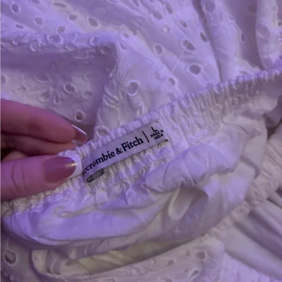 NWT* Abercrombie & Fitch White Eyelet Maxi Dress! 👗 - Picture 6 of 7